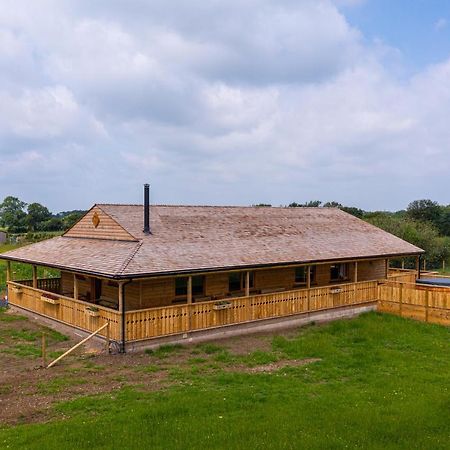 Luxury Log Cabin With A Hot Tub Stone  ภายนอก รูปภาพ