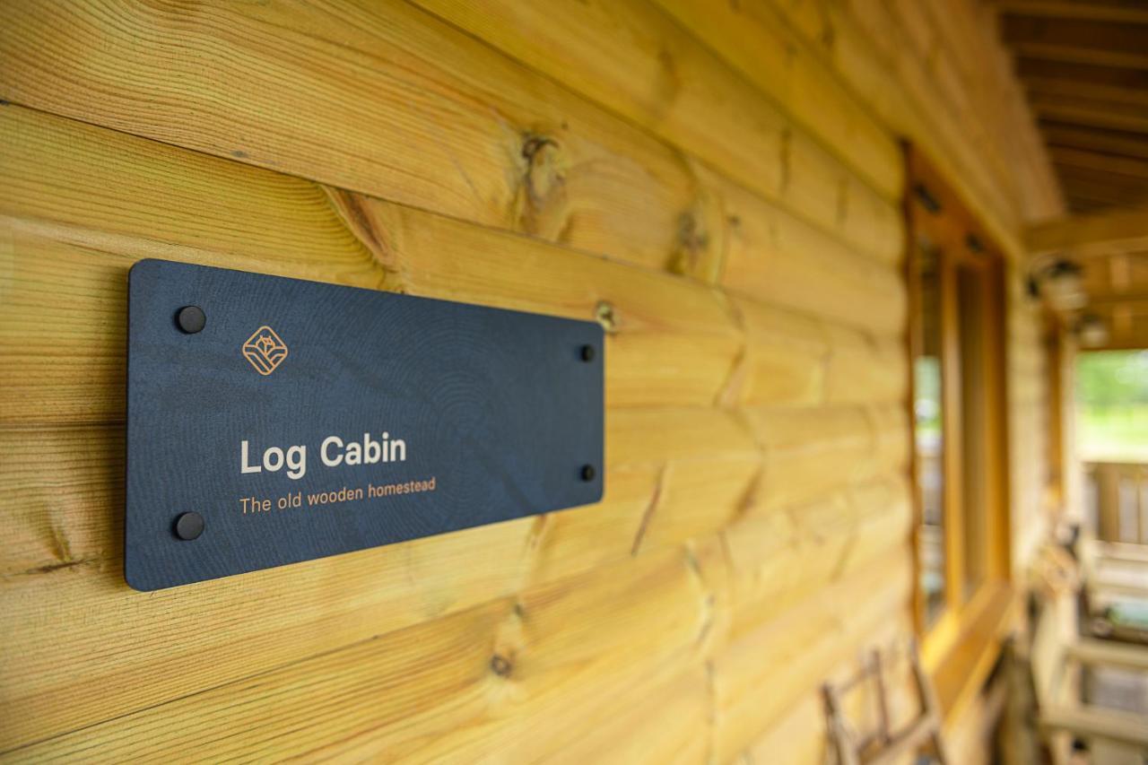 Luxury Log Cabin With A Hot Tub Stone  ภายนอก รูปภาพ