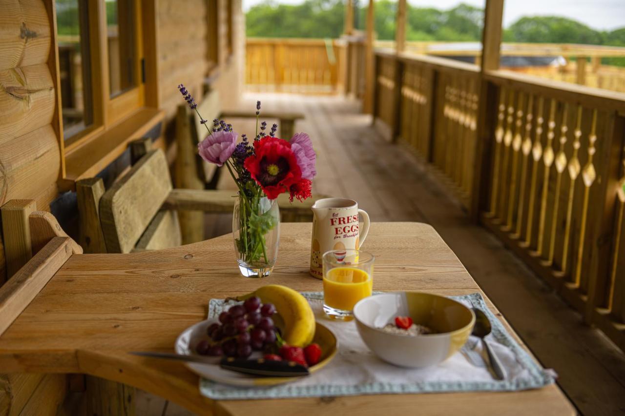 Luxury Log Cabin With A Hot Tub Stone  ภายนอก รูปภาพ