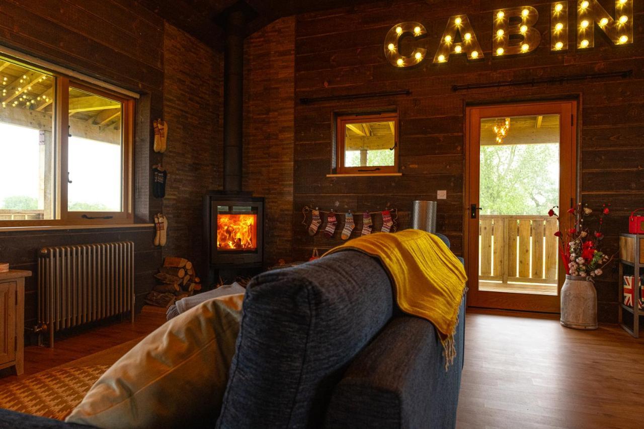 Luxury Log Cabin With A Hot Tub Stone  ภายนอก รูปภาพ