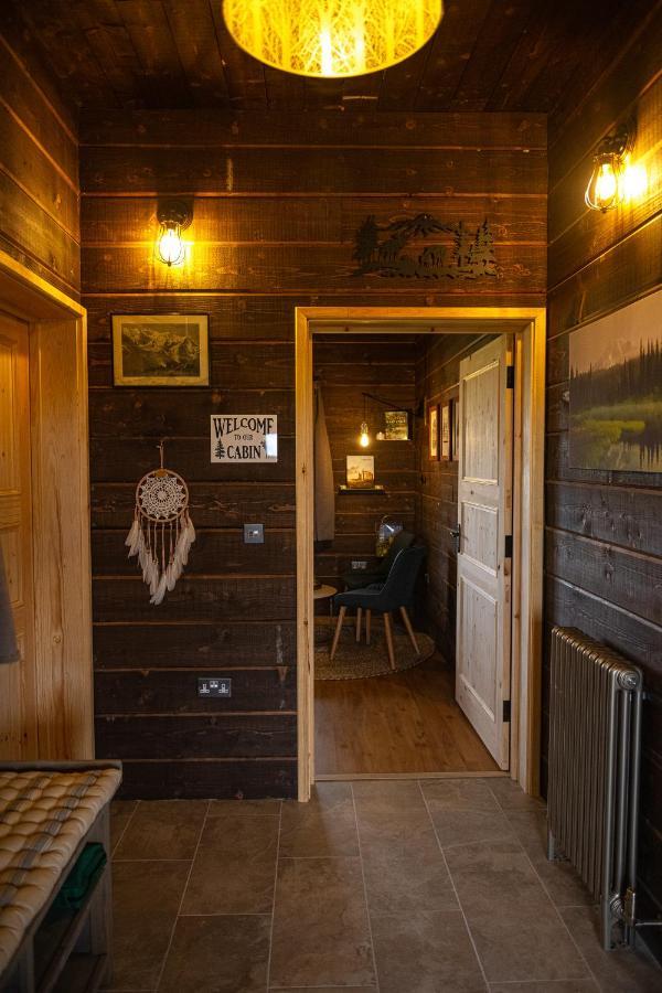 Luxury Log Cabin With A Hot Tub Stone  ภายนอก รูปภาพ